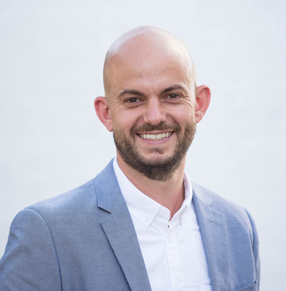Adam Thompson headshot