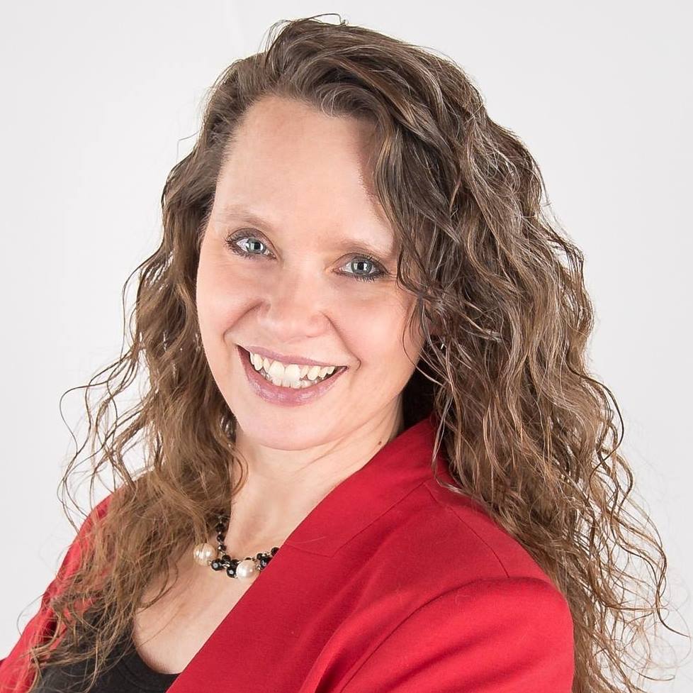Corinn Fink headshot