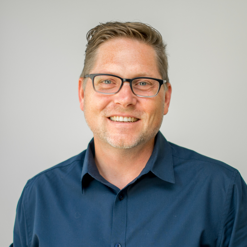 Leo Olson headshot