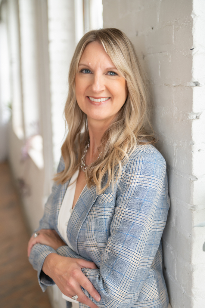 Lori Marvin headshot
