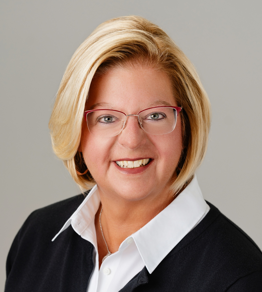 Michele Lipka headshot