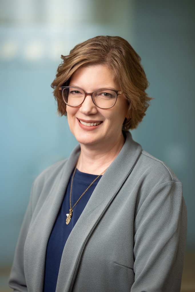 Linda VanderWoude headshot