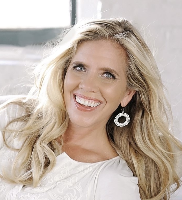 Kelly Kelting headshot