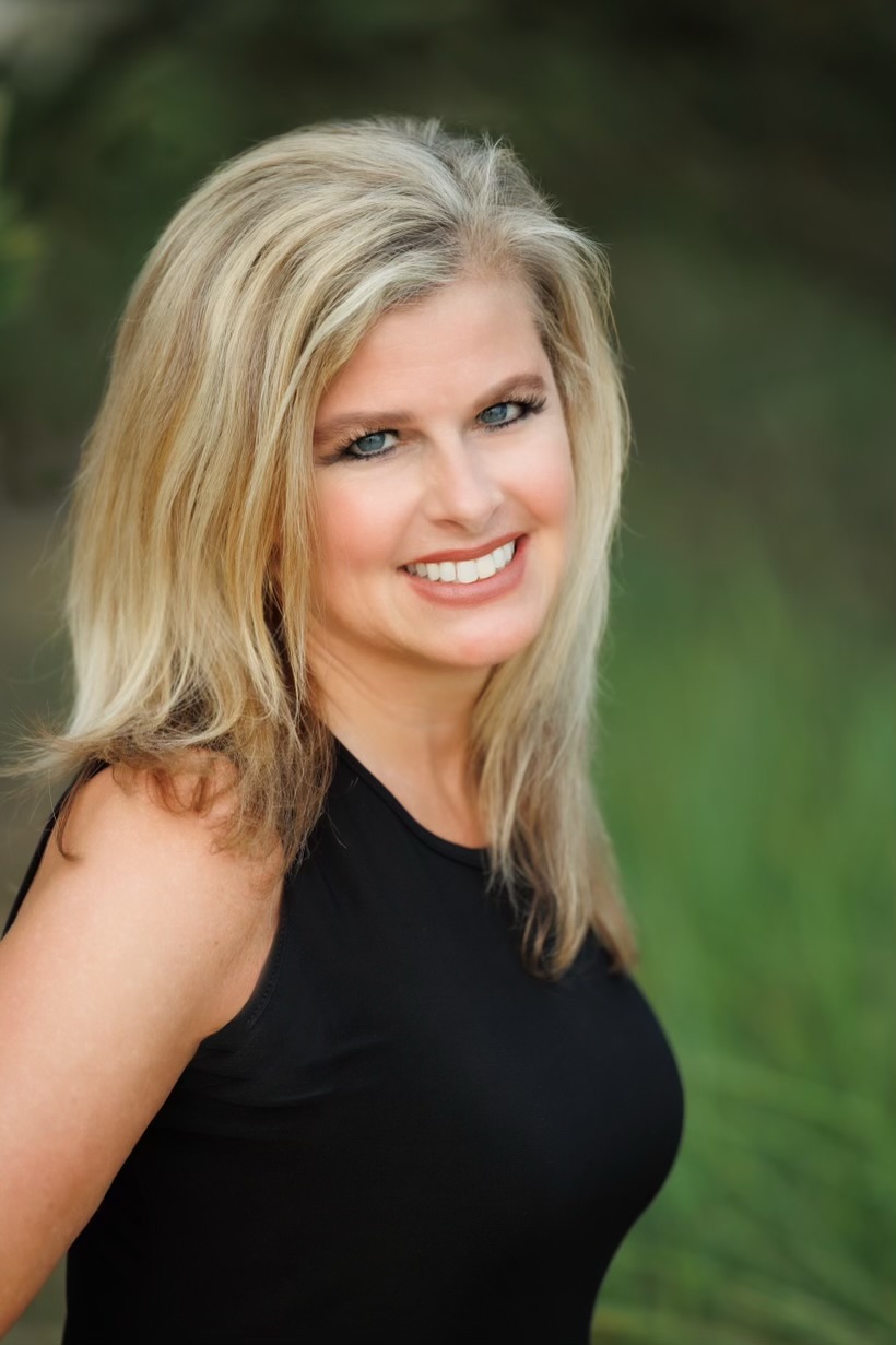 Laura Alexander headshot
