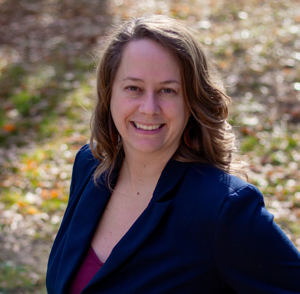 Lindsay Wesley headshot
